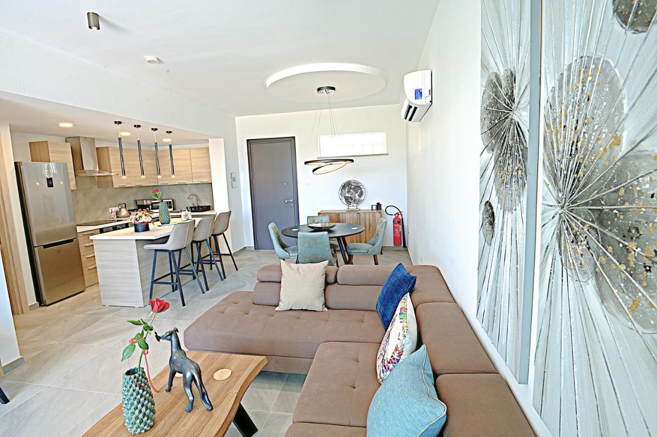 Golden Tree Apartment Paralimni Exterior photo