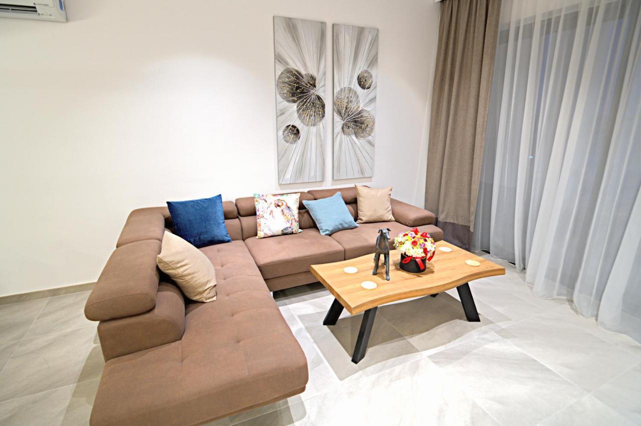 Golden Tree Apartment Paralimni Exterior photo